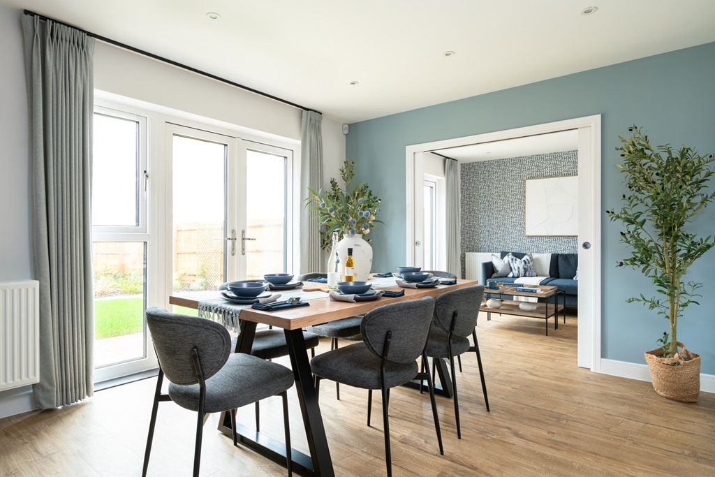 Property photo 3 of 13 Room For All The Family Round The Table