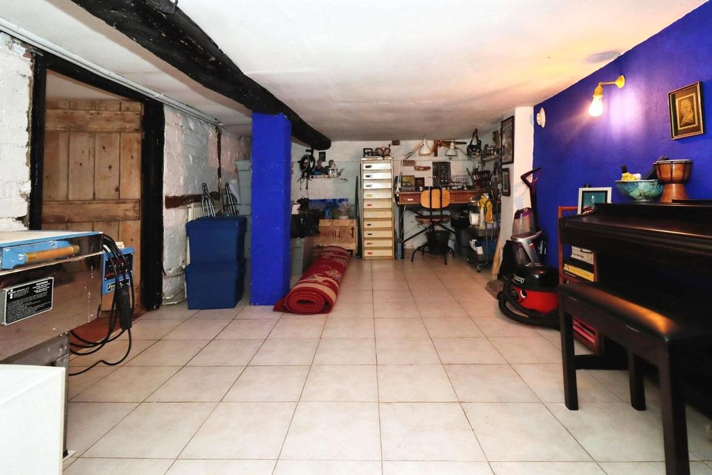 Property photo 3 of 25 Pbox-Img.Jpg