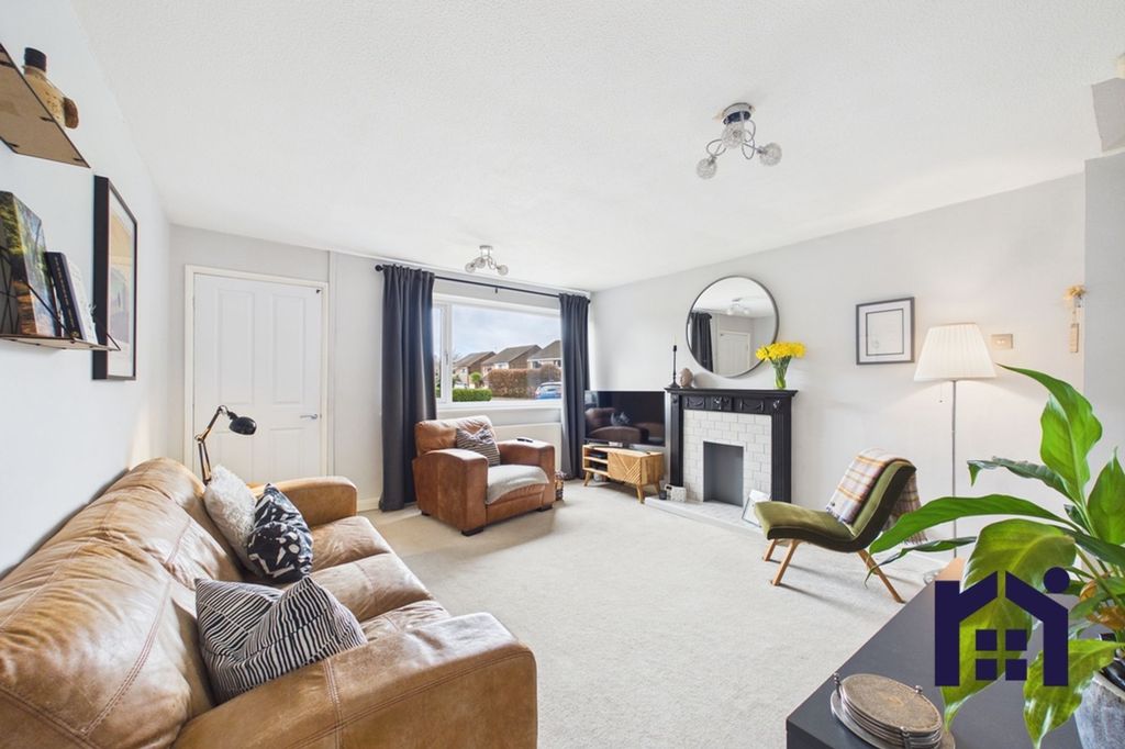 Property photo 2 of 23 Living Room