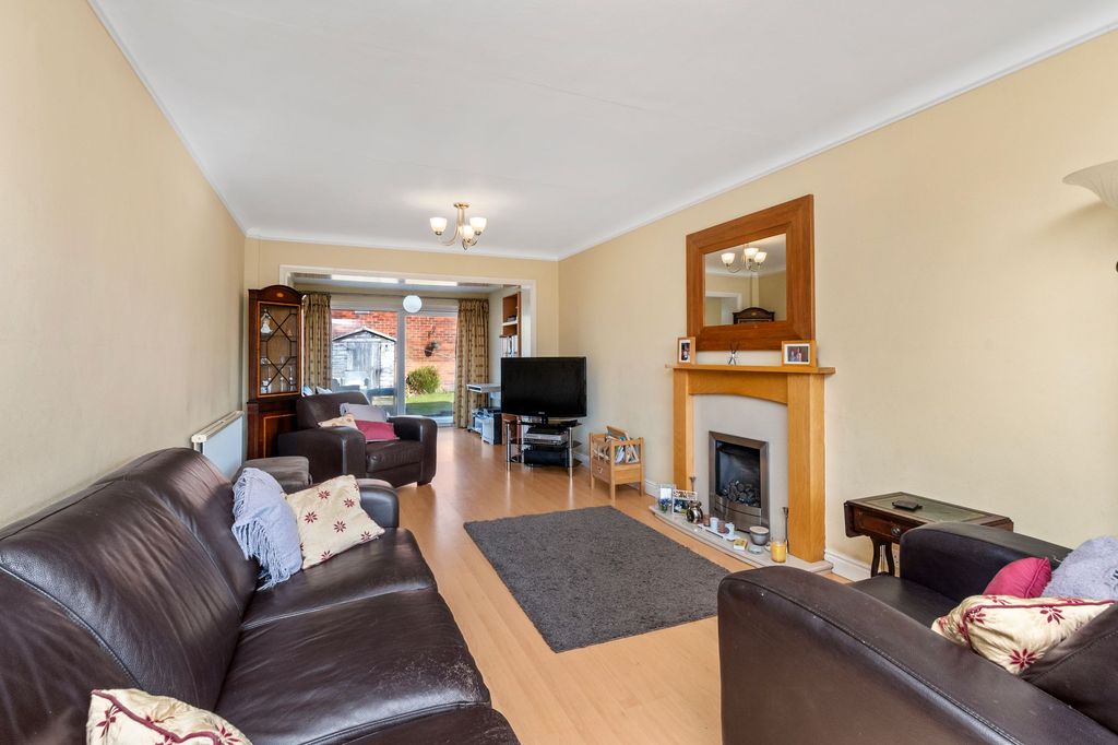 Property photo 3 of 31