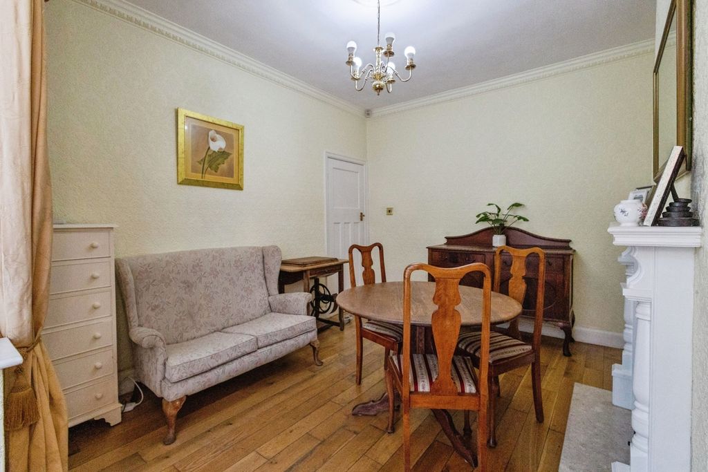 Property photo 3 of 18 Dining Room