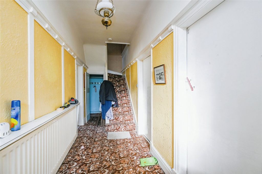Property photo 2 of 17 Picture No. 16