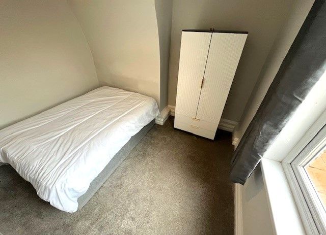 Property photo 3 of 6 5