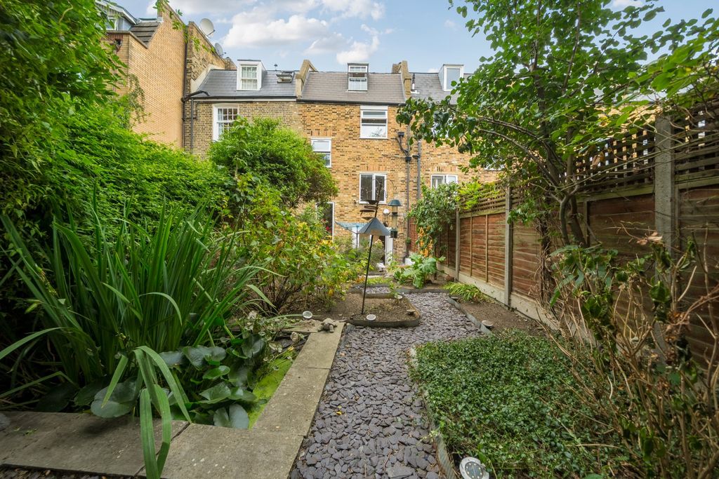 Property photo 2 of 18 Picture No. 13