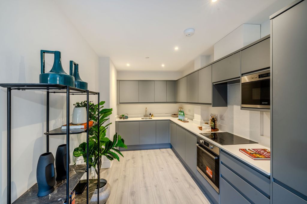 Property photo 2 of 19