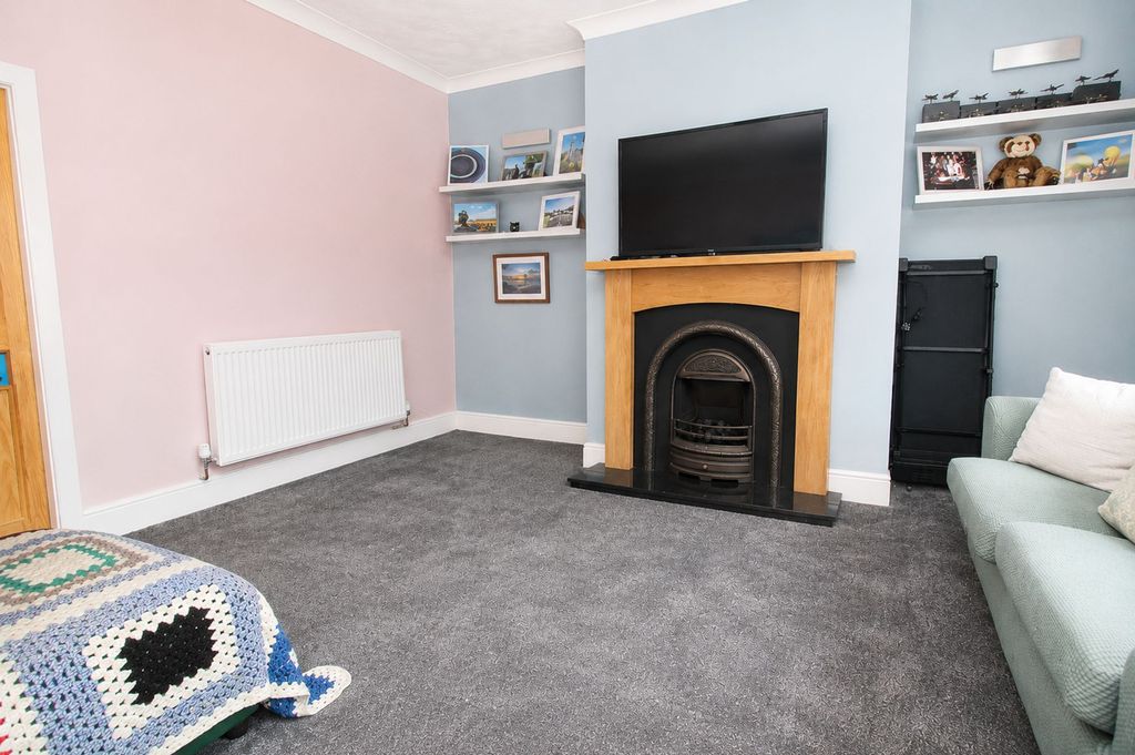 Property photo 2 of 9