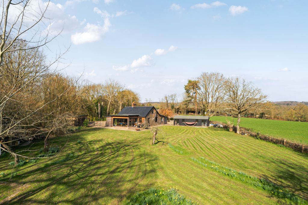 Property photo 1 of 8 External