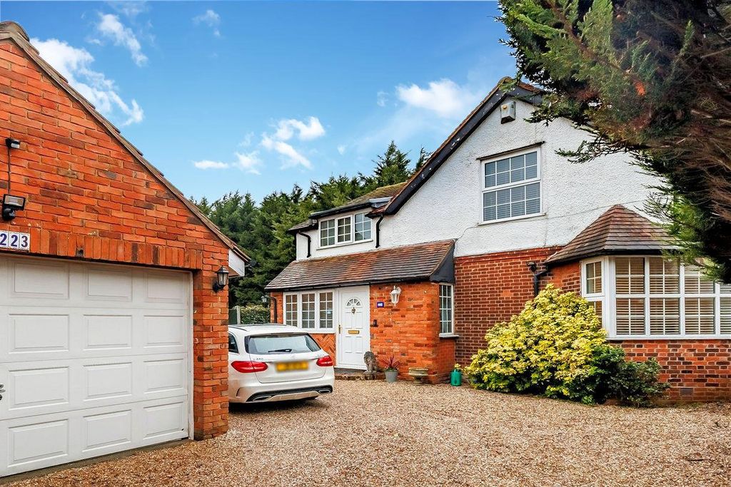 Property photo 1 of 28 223, High Road (3).Jpg