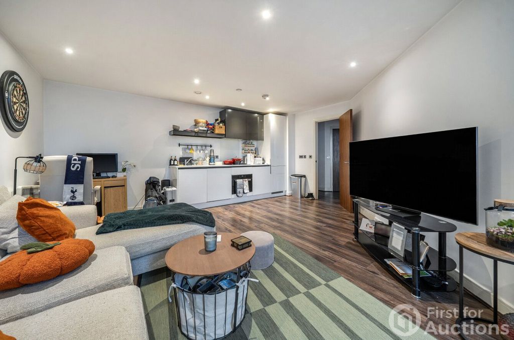 Property photo 3 of 9 3