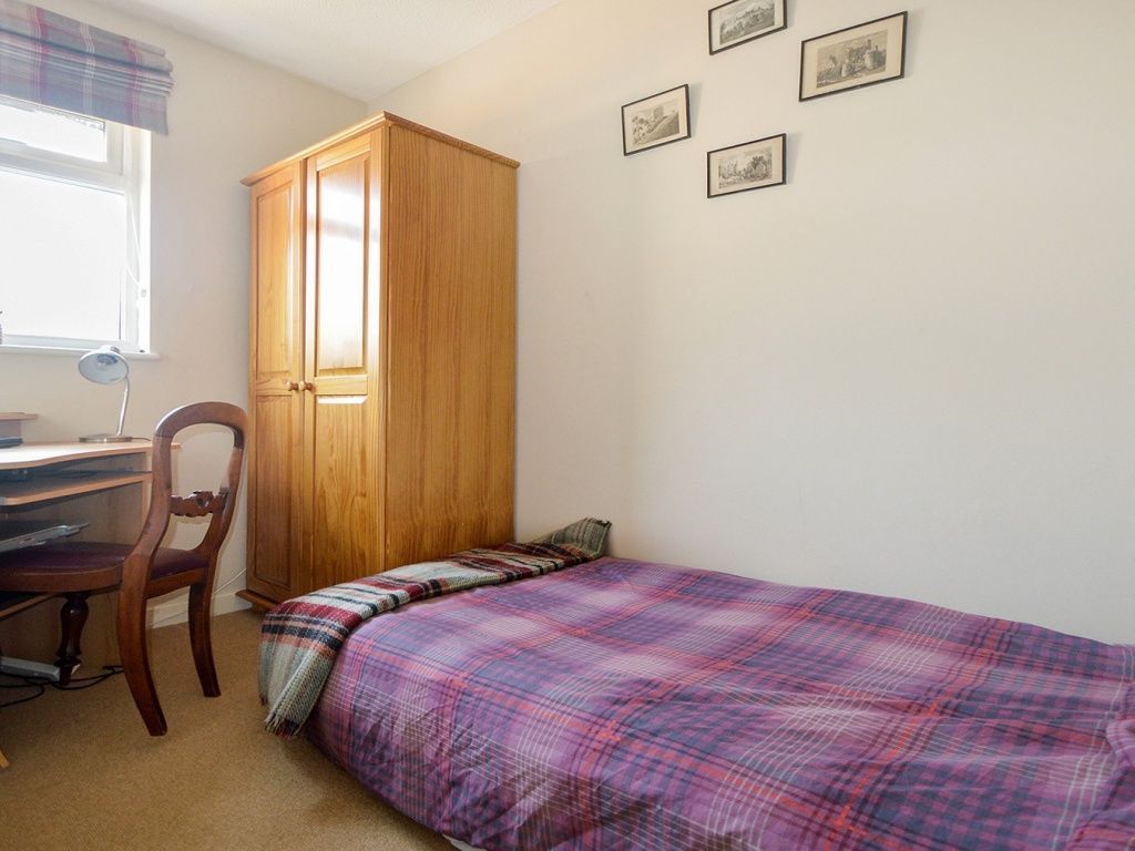 Property photo 2 of 8 Bedroom 2