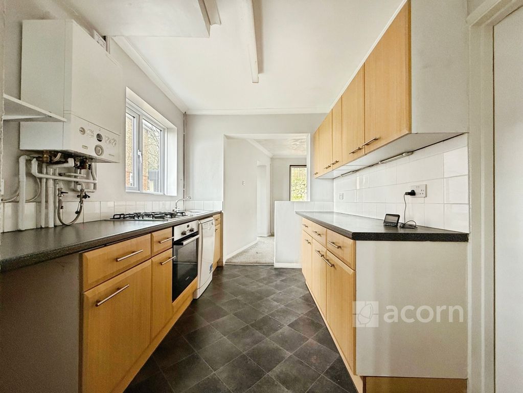 Property photo 3 of 12 E56d9F9B--4Fe4-8A...