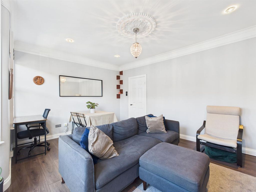 Property photo 3 of 43 Cam01358G0-Pr0210-Still008.Jpg