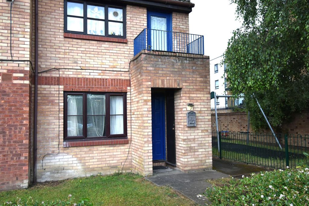 Property photo 1 of 5 Front (Exterior)