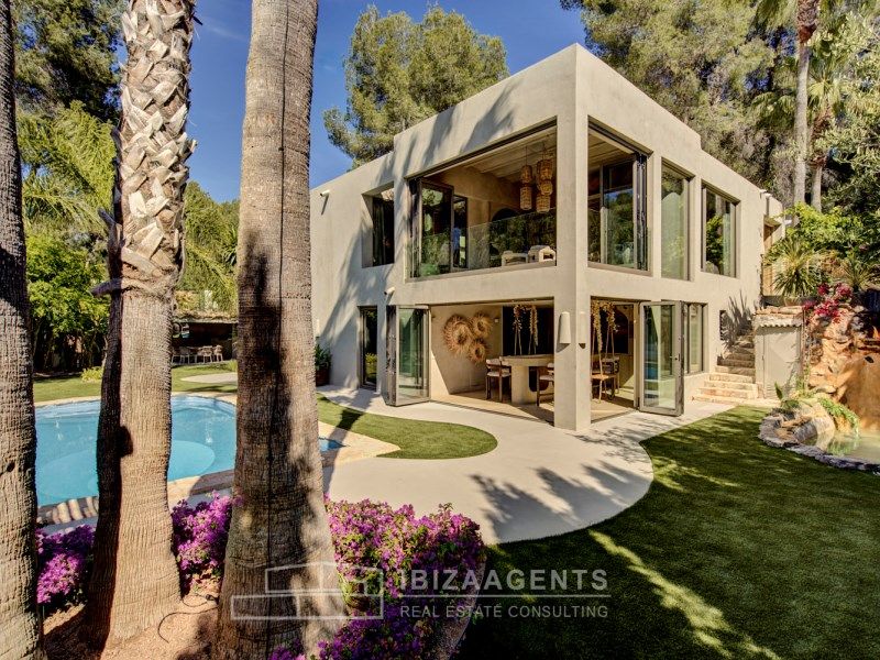 Property photo 1 of 65