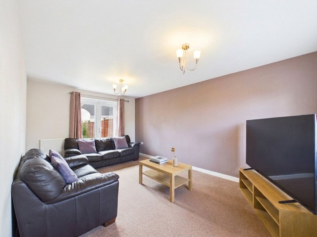 Property photo 2 of 12 Picture No. 17