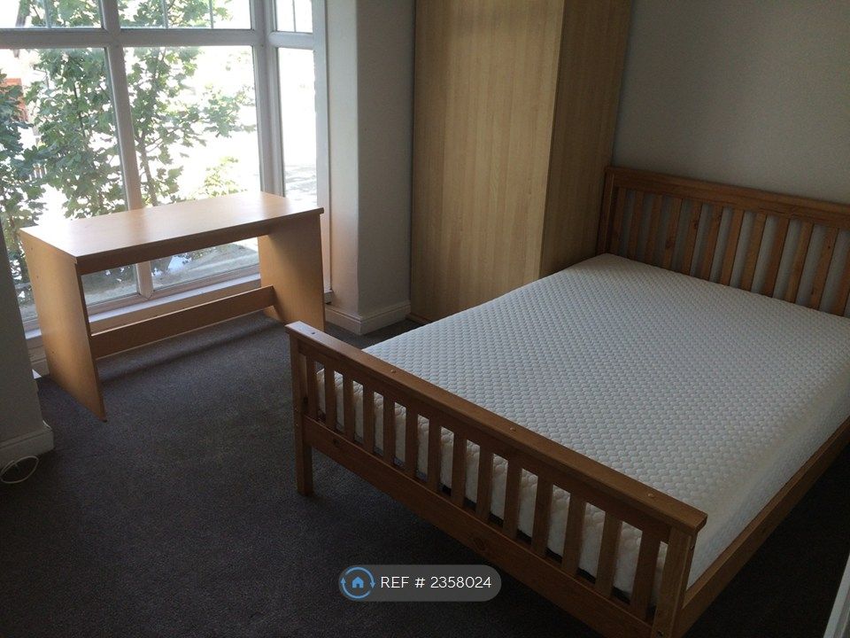 Property photo 2 of 8 Rear 1st Floor Bedroom