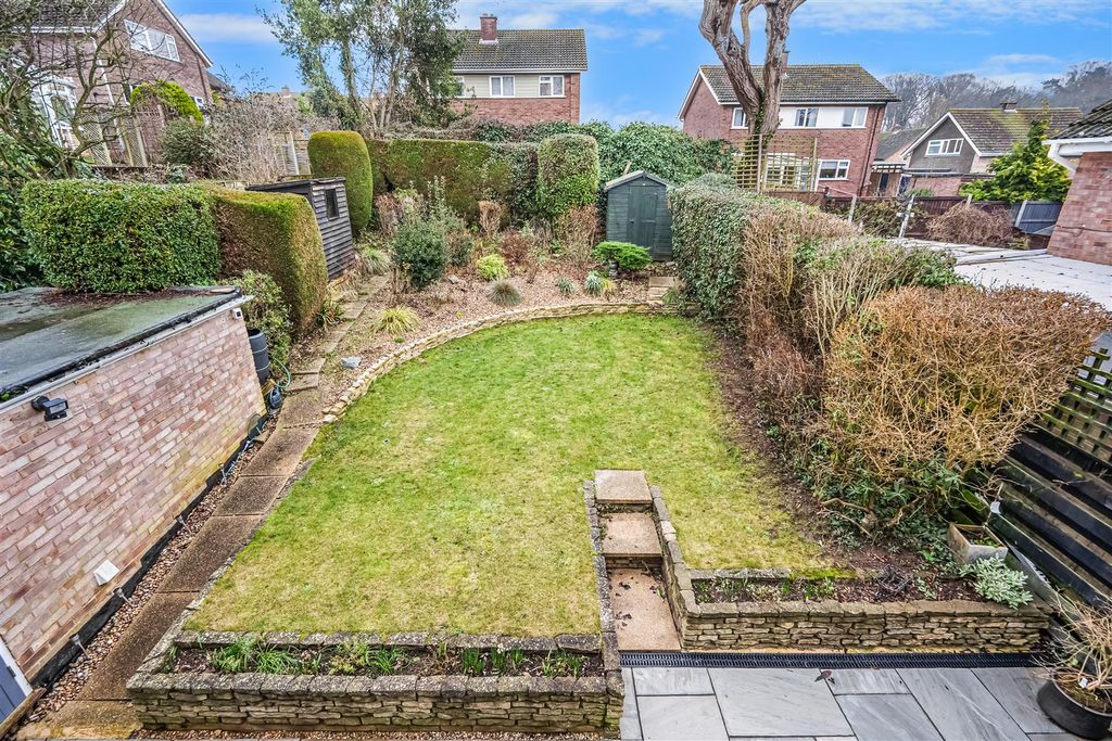Property photo 3 of 15 Garden