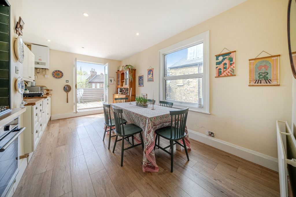 Property photo 2 of 18 Picture No. 17