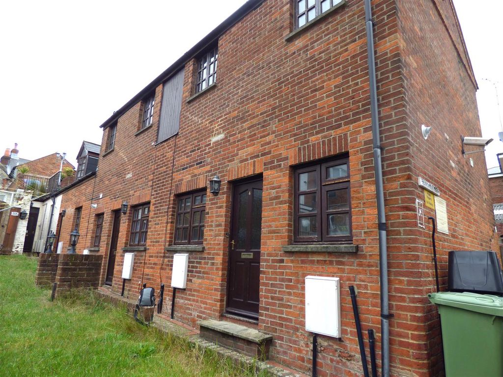 Property photo 1 of 6