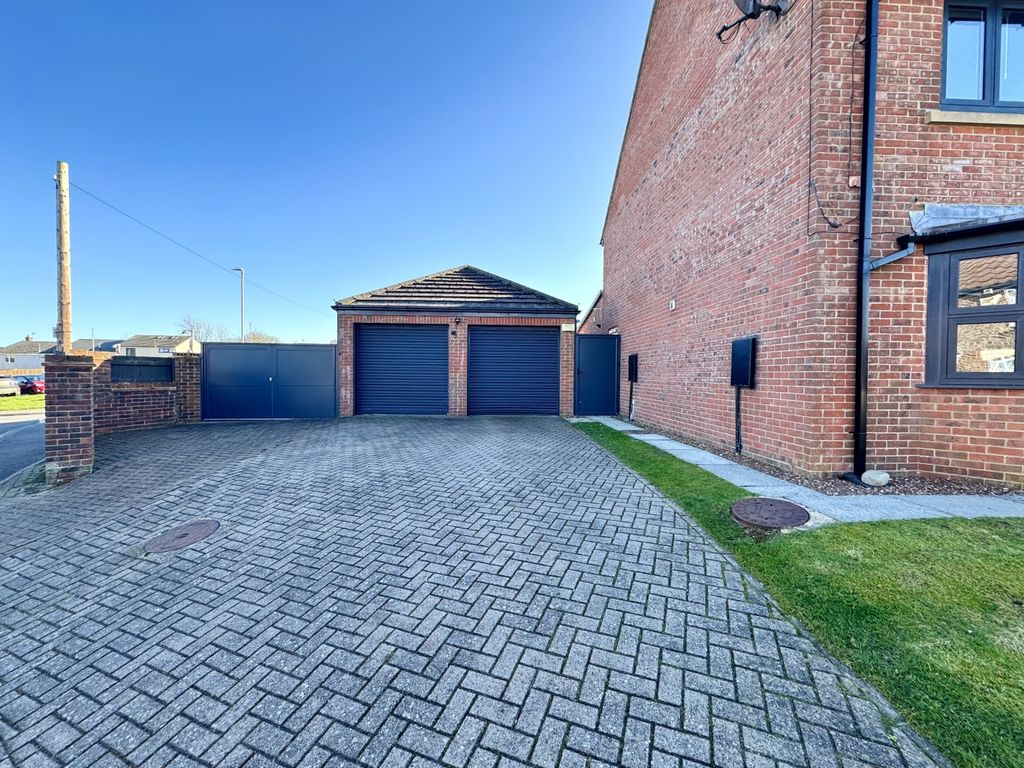 Property photo 3 of 37 Img_5560