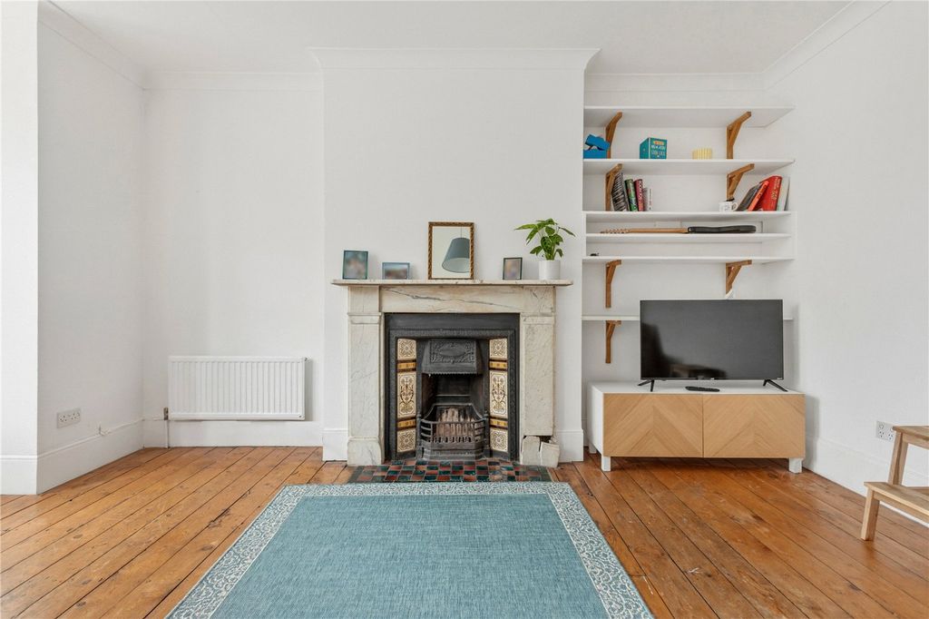 Property photo 3 of 12 Picture No. 02