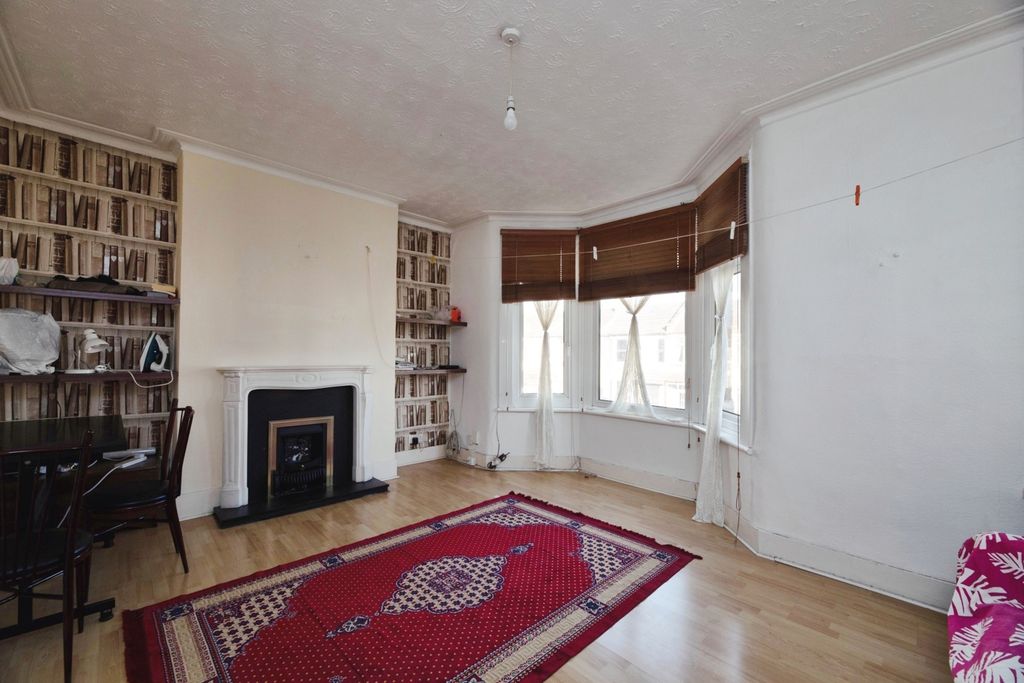 Property photo 2 of 16 Pbox-Img.Jpg