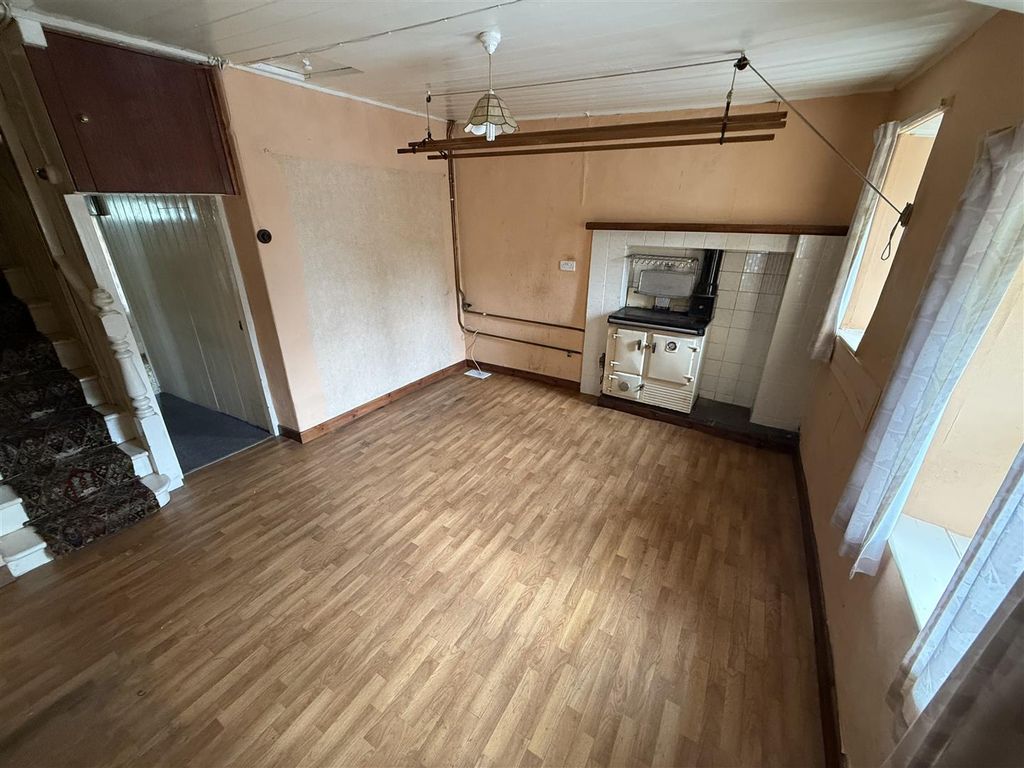 Property photo 3 of 21 Kitchen / Diner