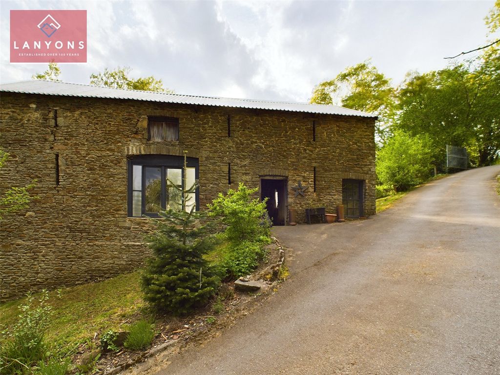 Property photo 1 of 31 Picture No. 32