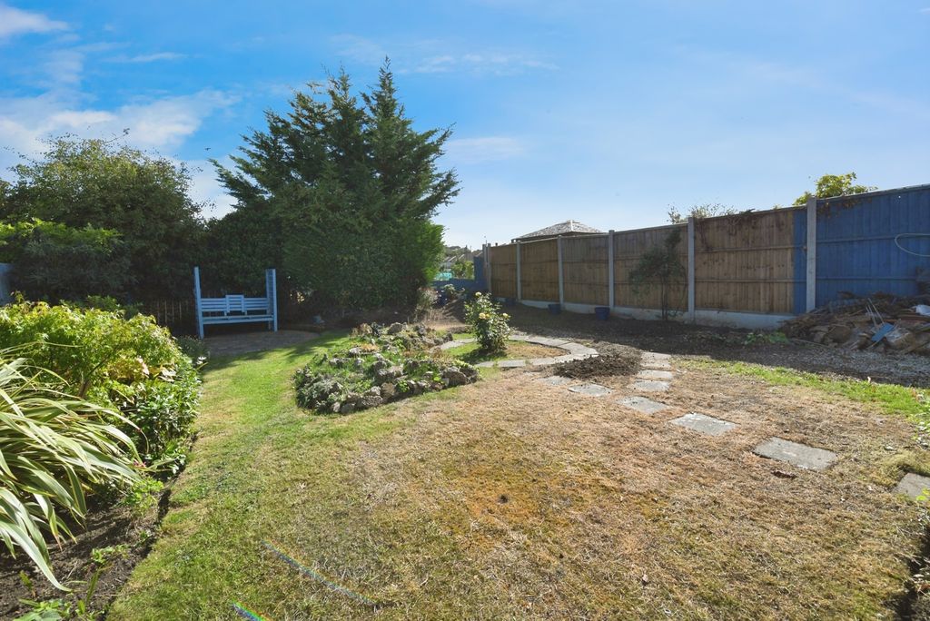 Property photo 2 of 17 Photo