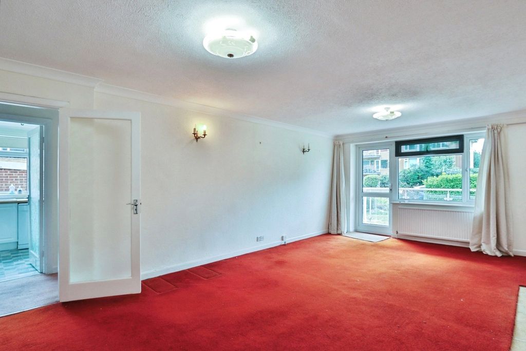 Property photo 2 of 17 Photo