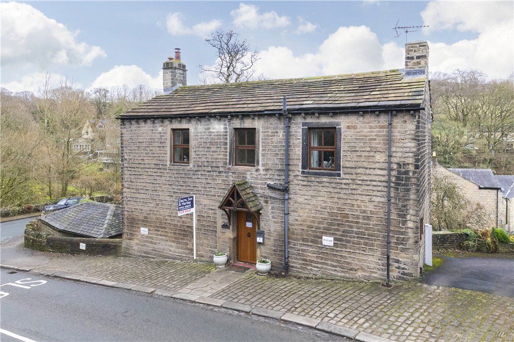 Property photo 2 of 17 Frontage