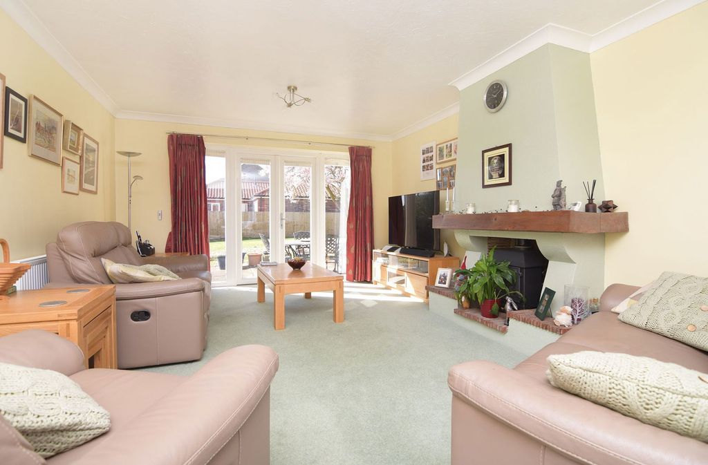 Property photo 2 of 17
