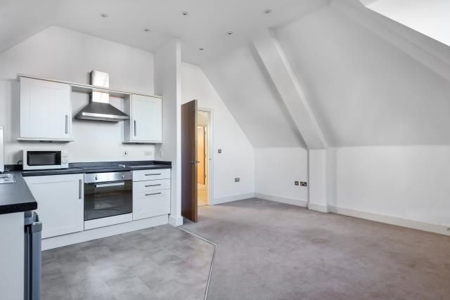 Property photo 3 of 10 Kitchen