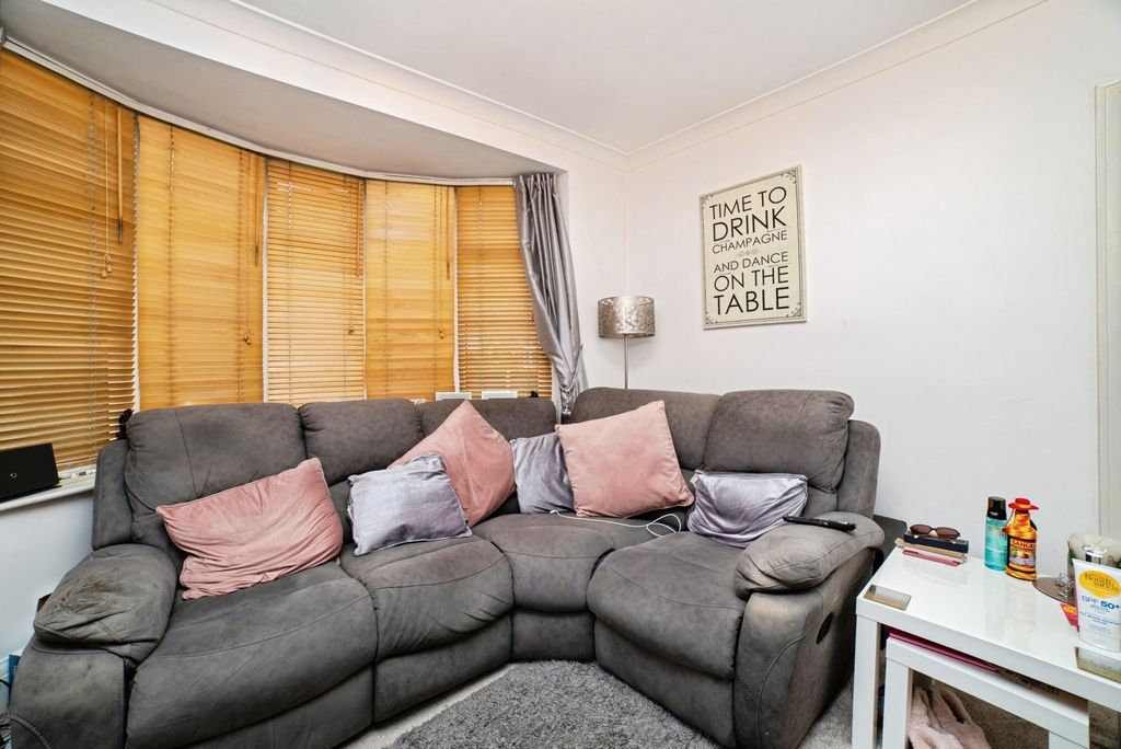 Property photo 2 of 20 Pbox-Img.Jpg