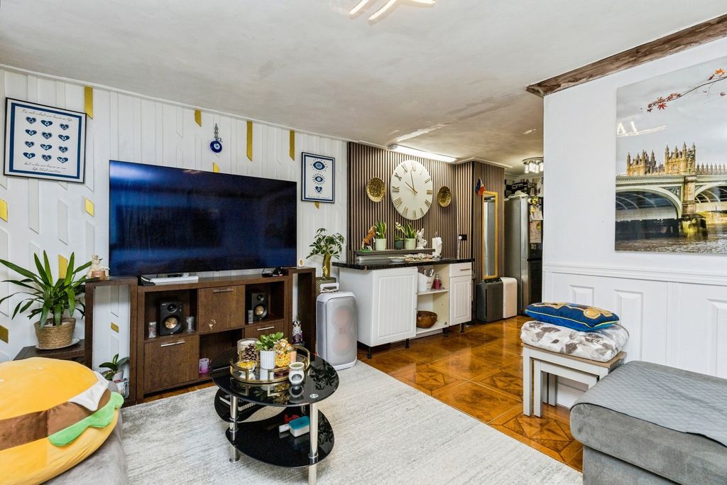 Property photo 2 of 16 Pbox-Img.Jpg