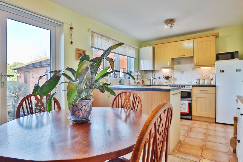 Property photo 3 of 24 Kitchen