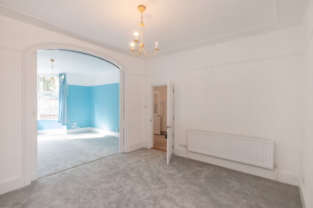 Property photo 2 of 32 Picture No. 01