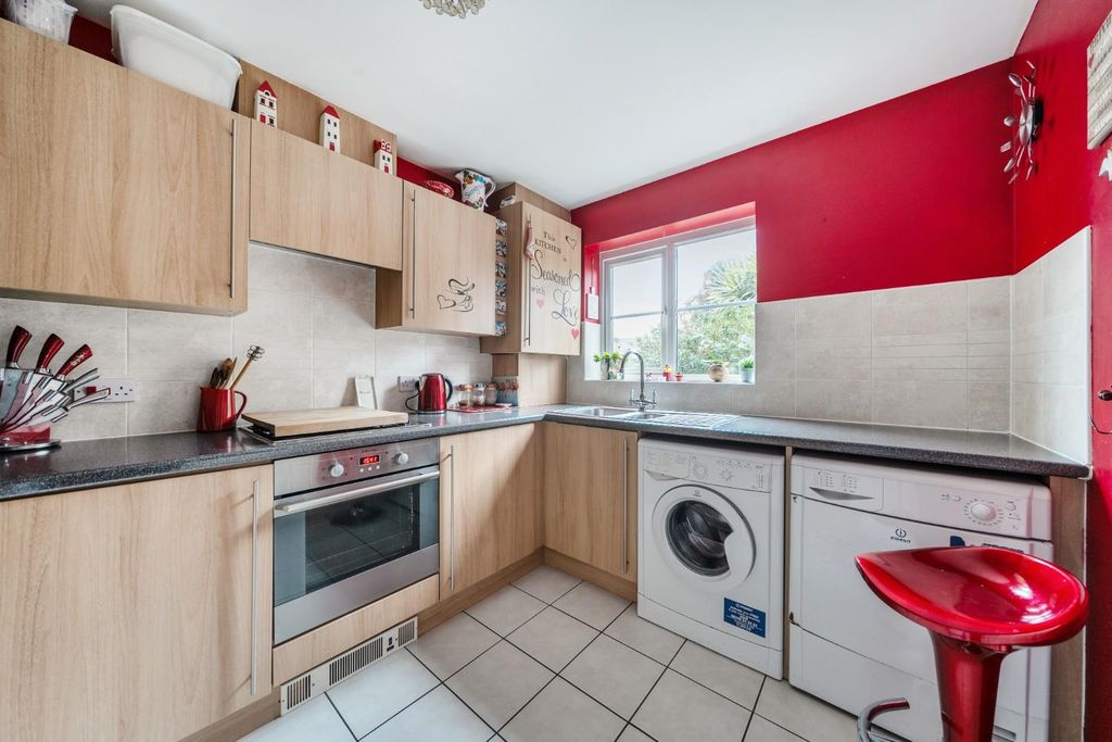 Property photo 2 of 14 1406664-4-698226F4612d6.Jpg