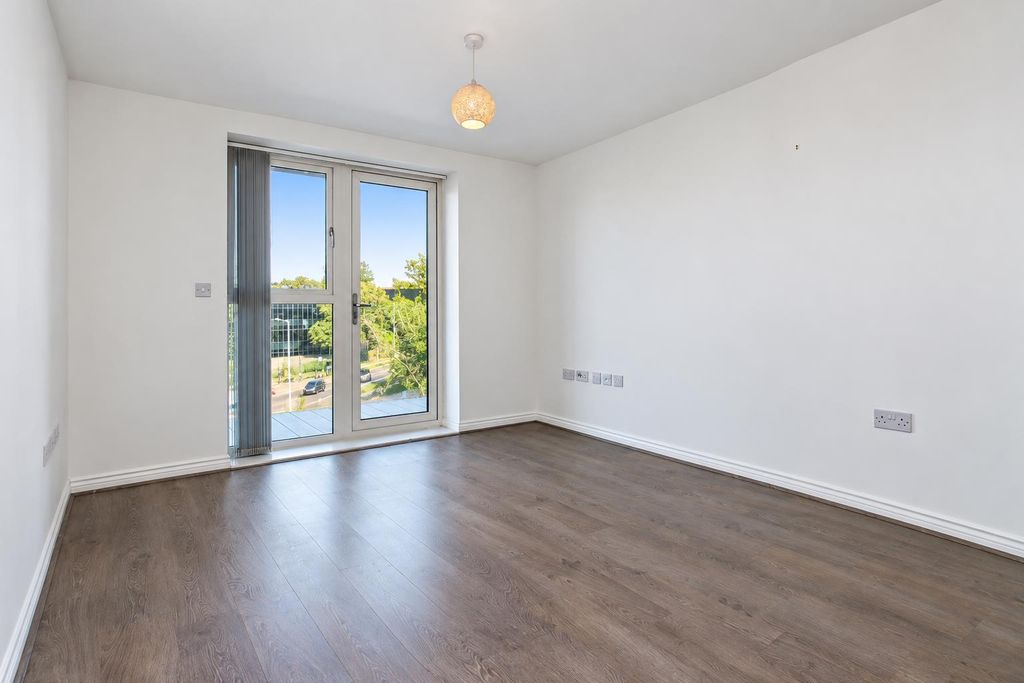 Property photo 3 of 10 9584B80d-Ae59-48Ae-Bf8c-Eb30A6c8186c.Png