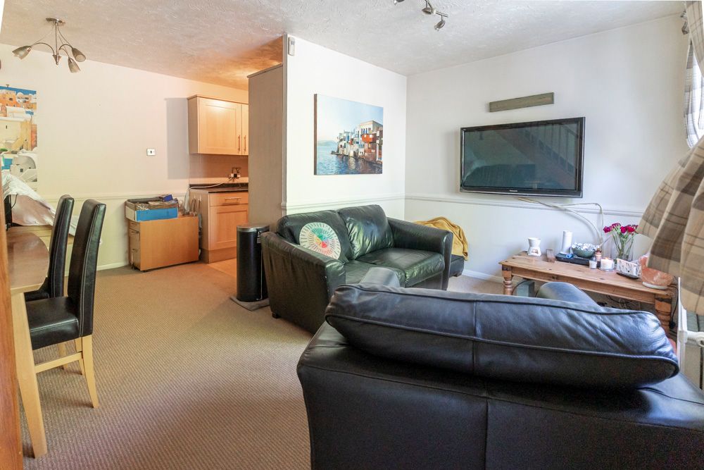 Property photo 3 of 12