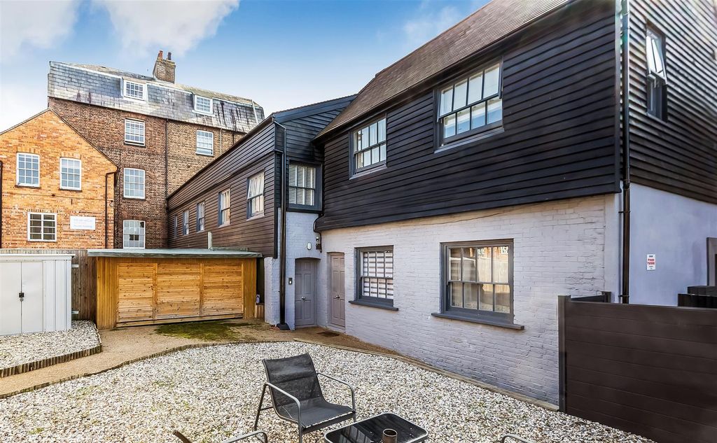 Property photo 1 of 10 1-Kian-Court-10.Jpg