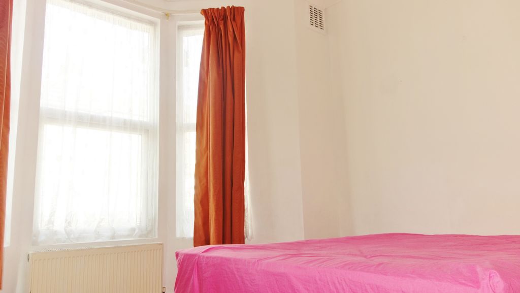 Property photo 3 of 7 Photo 6