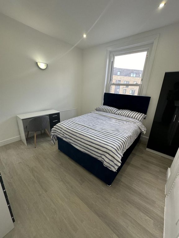Property photo 1 of 5 Newly Refurbished Studio In The Heart Of Greenwich