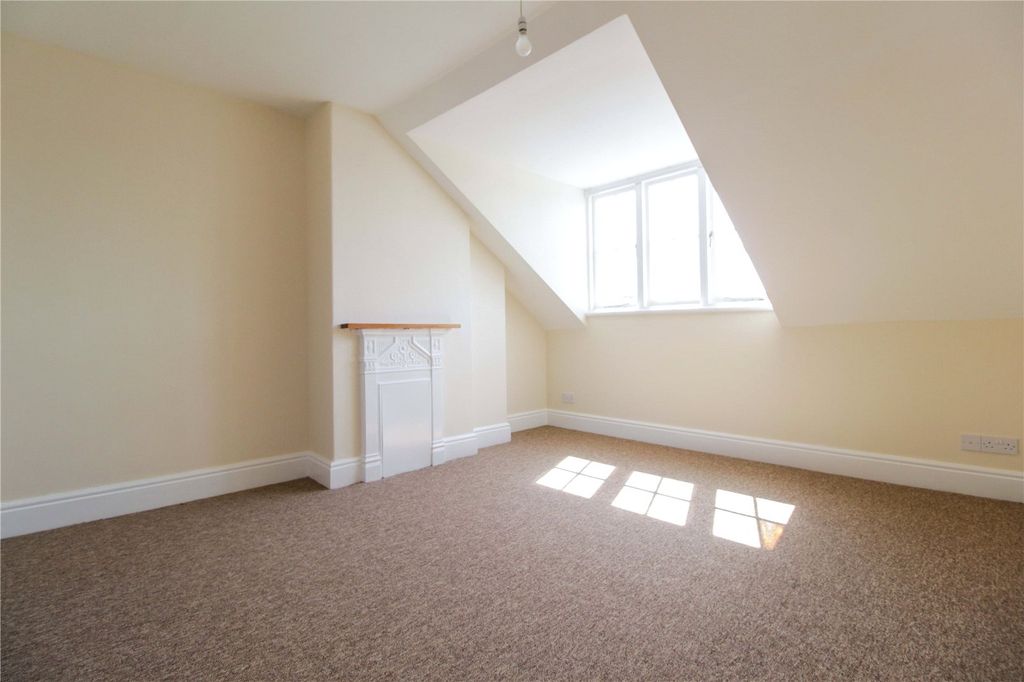 Property photo 3 of 8 Picture No. 06