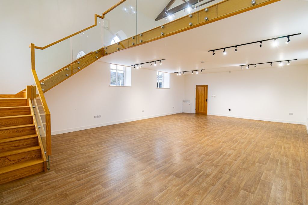 Property photo 3 of 18 4843322