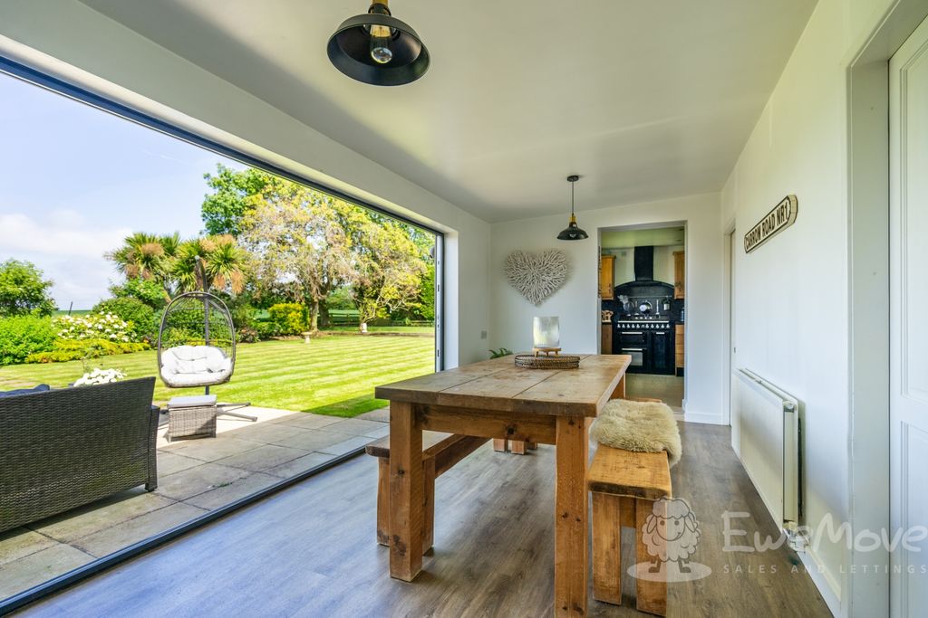 Property photo 3 of 12 Dining Room