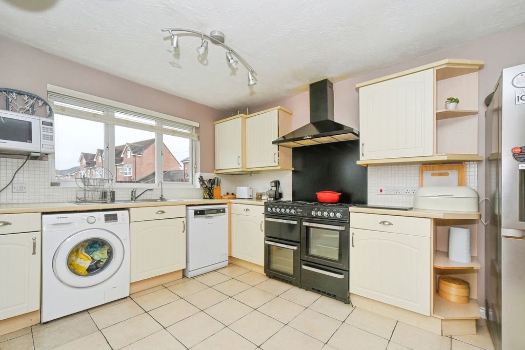 Property photo 3 of 21