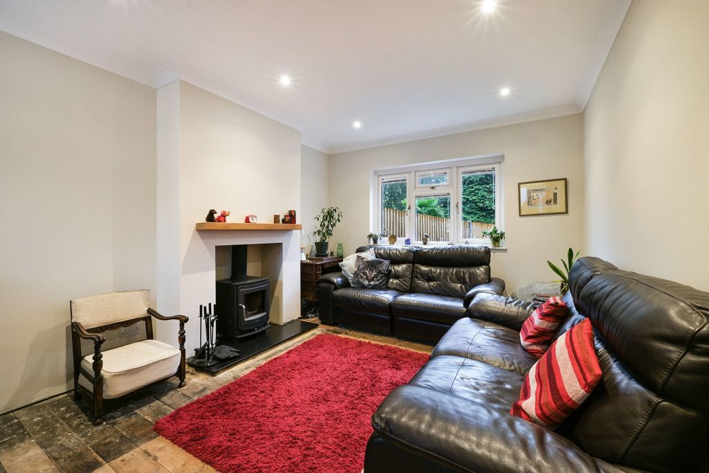 Property photo 2 of 16