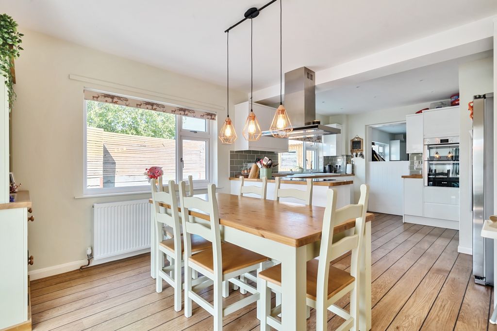 Property photo 2 of 31 1281318 (4)