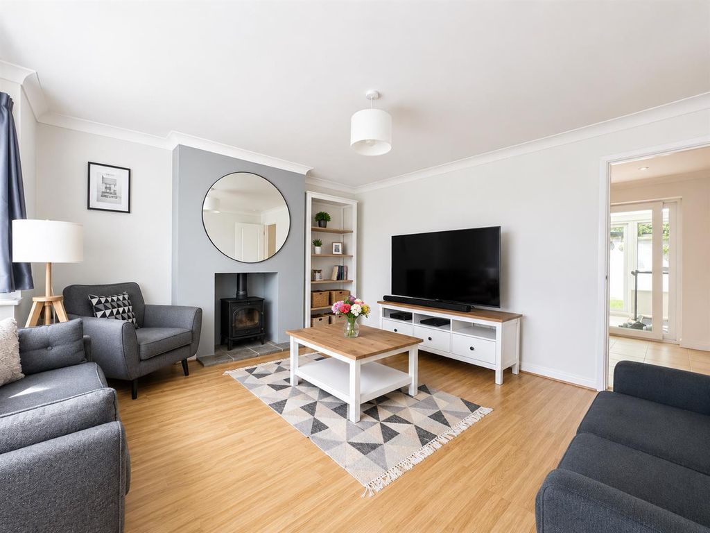 Property photo 3 of 16 c7c27Ef0-Fefd-4184-Ad68-9B865F7Fe611.Png